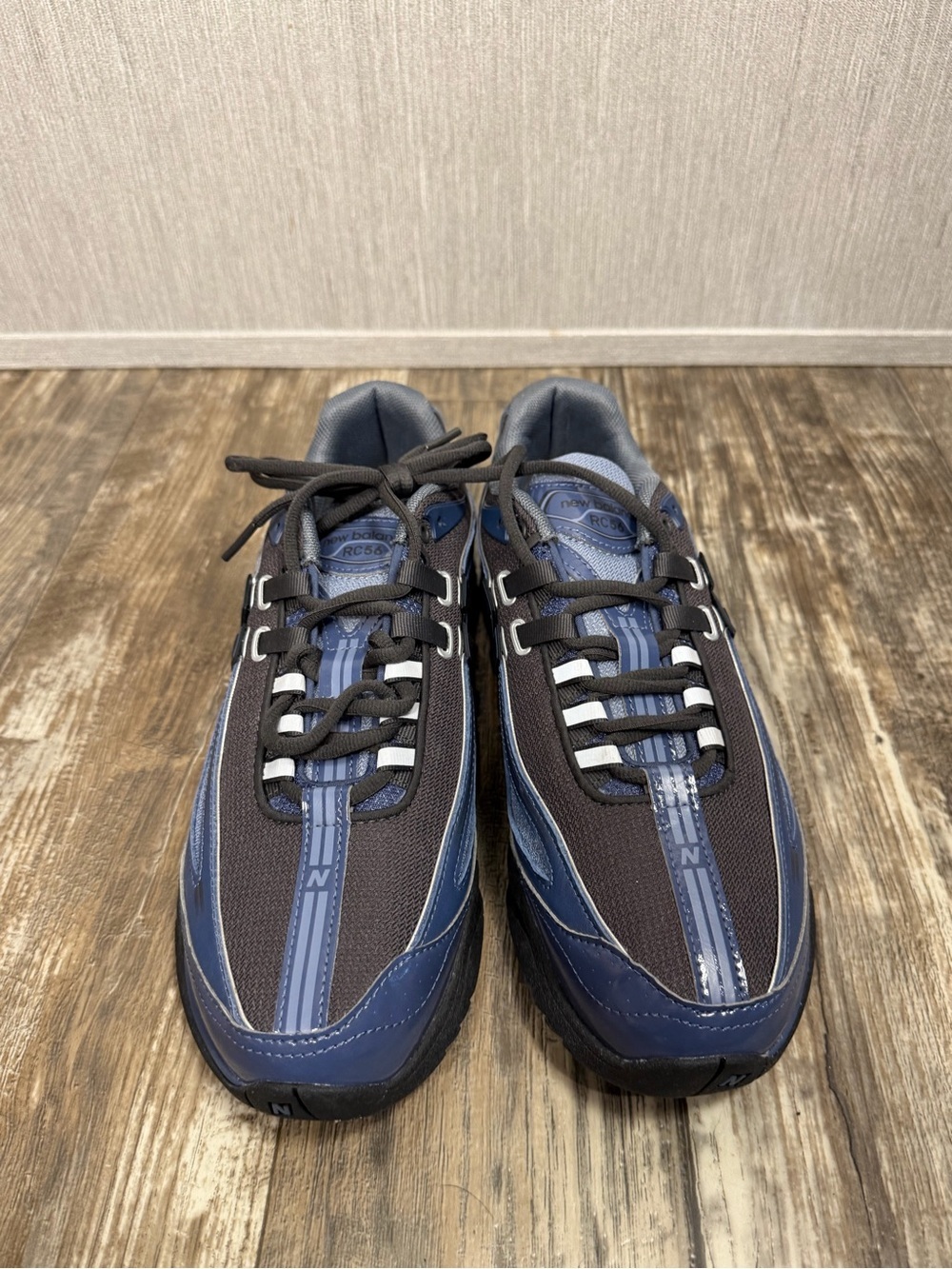 NWOB New Balance Men's Black and Blue Low-Profile Sneakers Size 10 - Picture 16 of 16